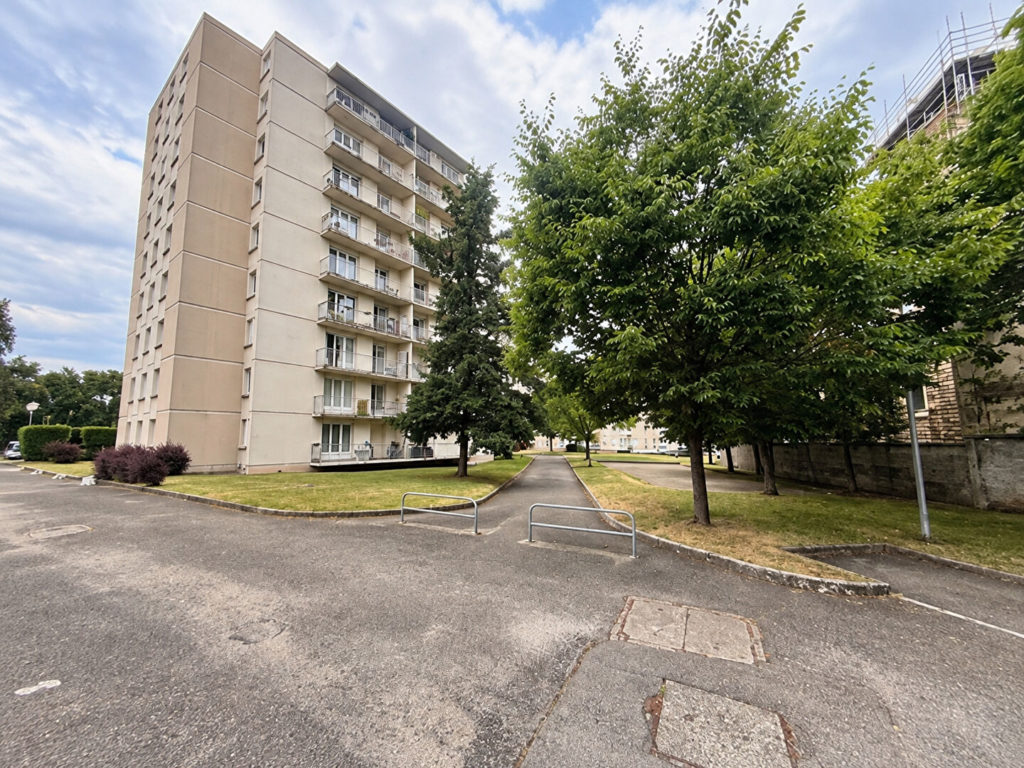 T5 de 92m² avec cave et parking – Moulin à vent