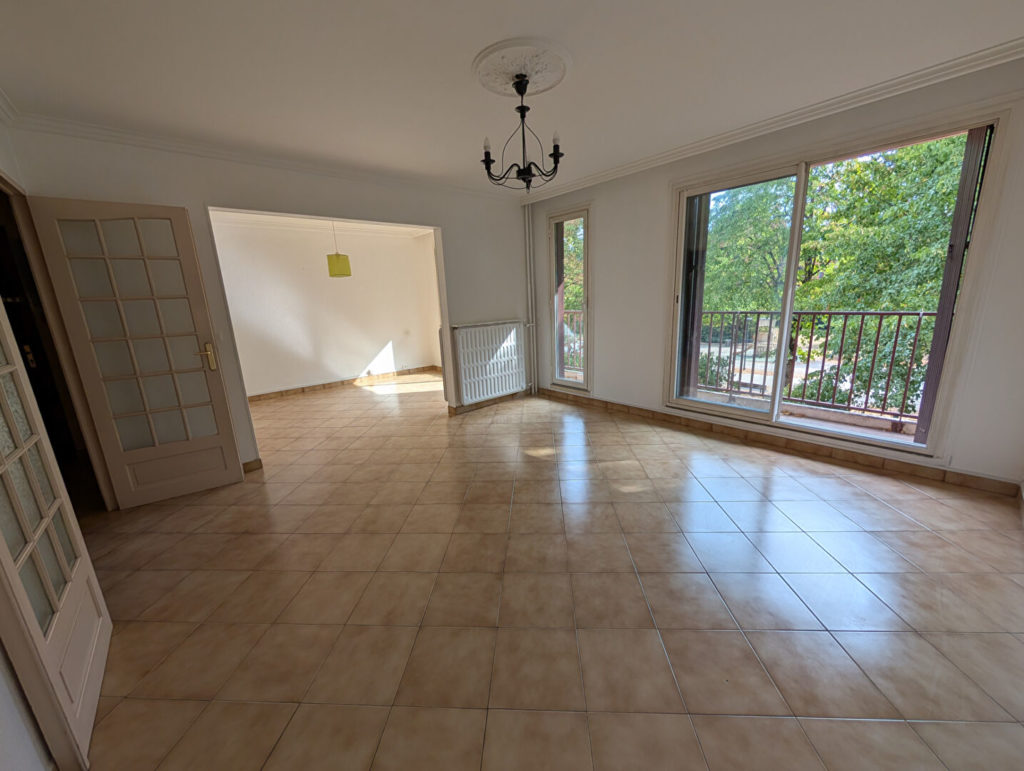 Exclusivité – T4 avec cave et parking – Saint-Priest Centre