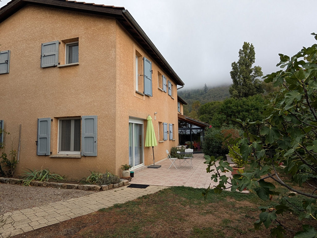 CHUYER : MAISON DE 207 M² SUR TERRAIN DE 1300 M2