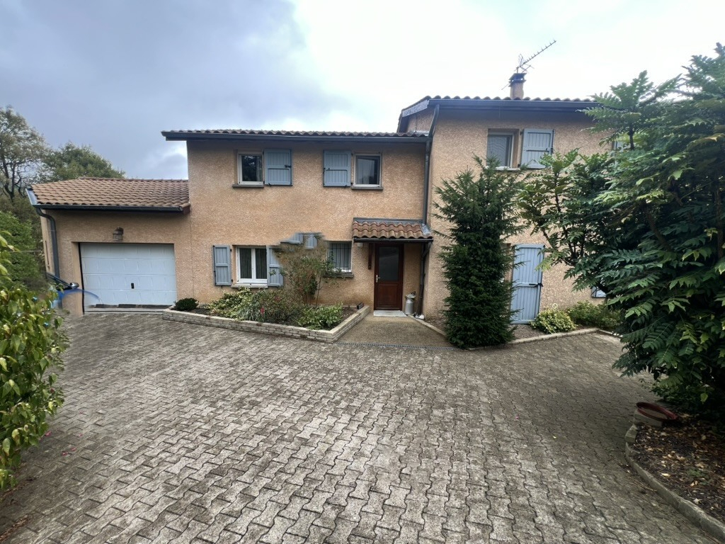 CHUYER : MAISON DE 207 M² SUR TERRAIN DE 1300 M2