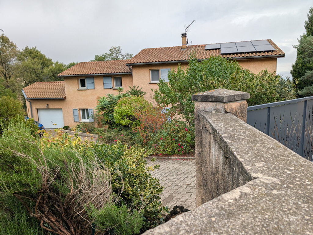 CHUYER : MAISON DE 207 M² SUR TERRAIN DE 1300 M2