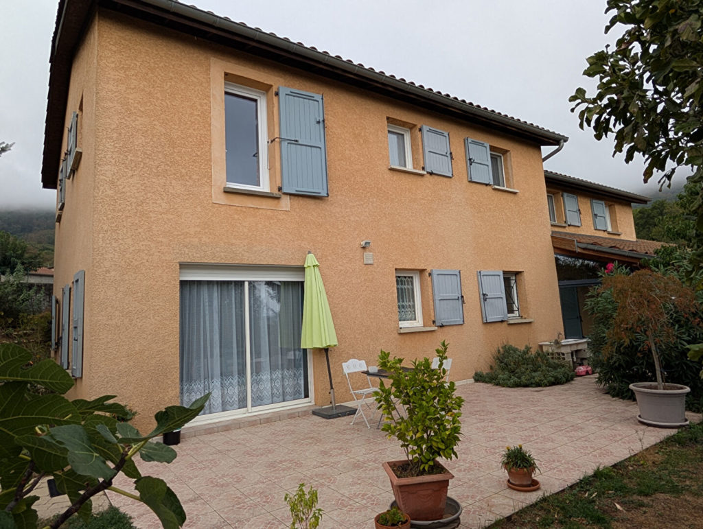 CHUYER : MAISON DE 207 M² SUR TERRAIN DE 1300 M2