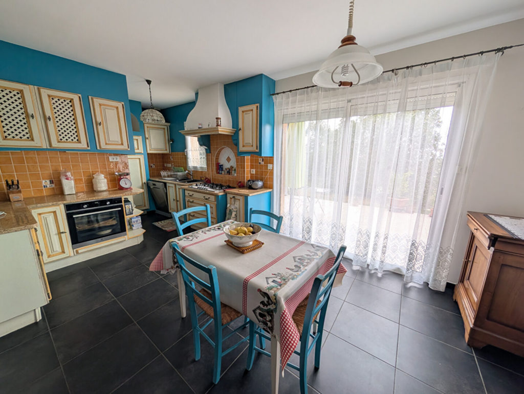 CHUYER : MAISON DE 207 M² SUR TERRAIN DE 1300 M2