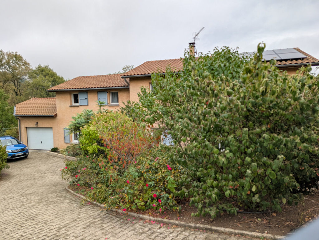 CHUYER : MAISON DE 207 M² SUR TERRAIN DE 1300 M2