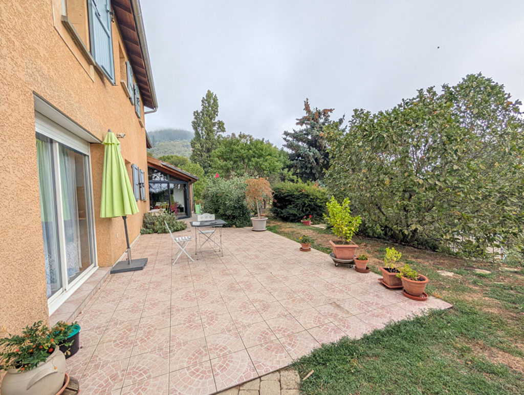CHUYER : MAISON DE 207 M² SUR TERRAIN DE 1300 M2