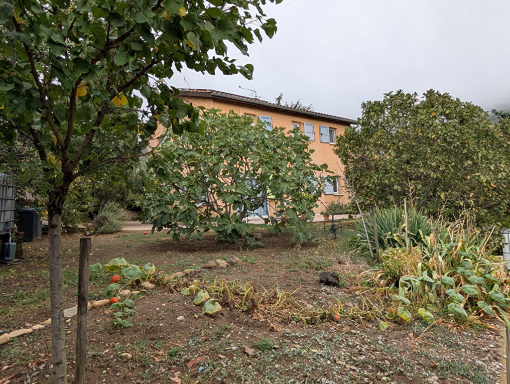 CHUYER : MAISON DE 207 M² SUR TERRAIN DE 1300 M2
